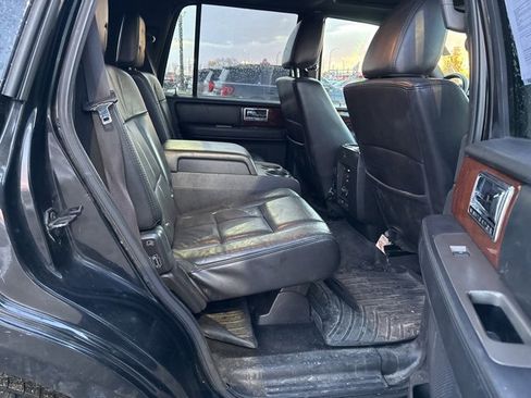 Used 2012 Lincoln Navigator Base image 11