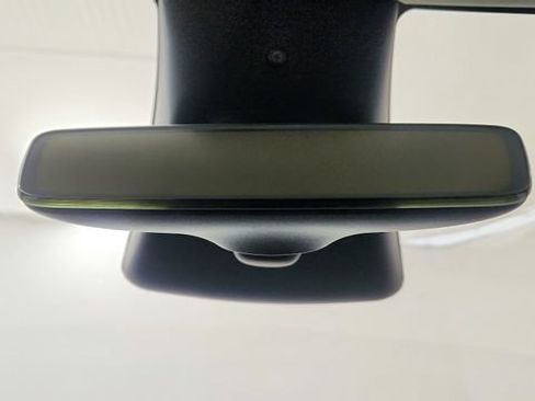 Used 2025 Tesla Model Y Long Range AWD/4WD image 73