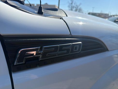 Used 2011 Ford F250 XL w/ PWR Equipment Group image 5