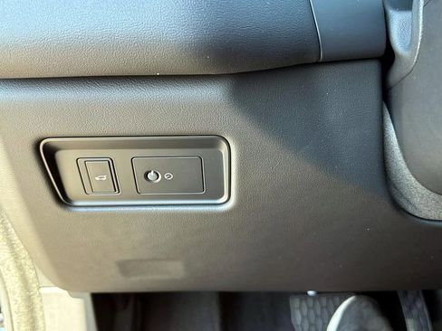 New 2025 Jaguar F-PACE R-Dynamic S image 28