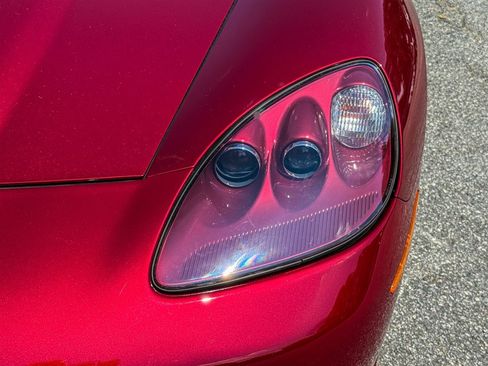 Used 2007 Chevrolet Corvette Coupe w/ Preferred Equipment Group RWD image 16