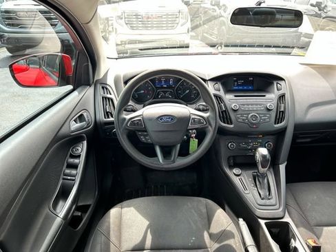 Used 2016 Ford Focus SE FWD image 19