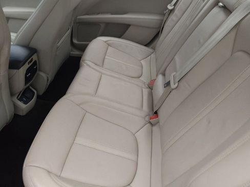 Used 2019 Lincoln MKZ Reserve FWD image 18