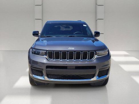 Used 2025 Jeep Grand Cherokee L Laredo RWD image 2