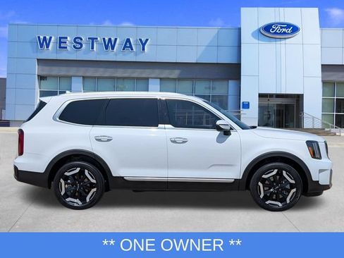 Used 2024 Kia Telluride S w/ S Sunroof Package FWD image 2