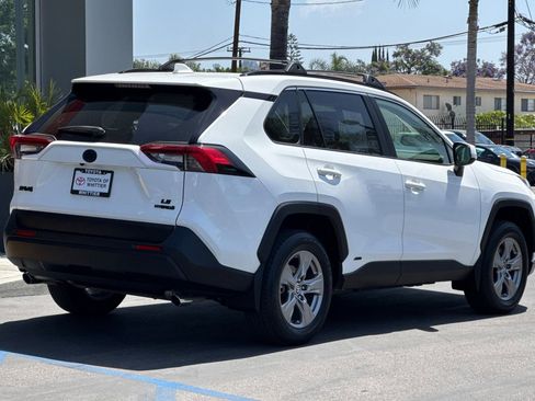 Certified 2024 Toyota RAV4 LE AWD/4WD image 5