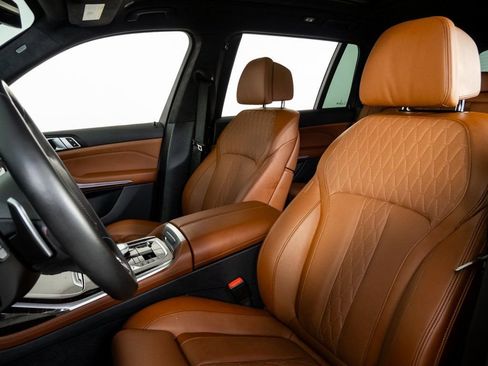 Used 2025 BMW X7 M60i image 5