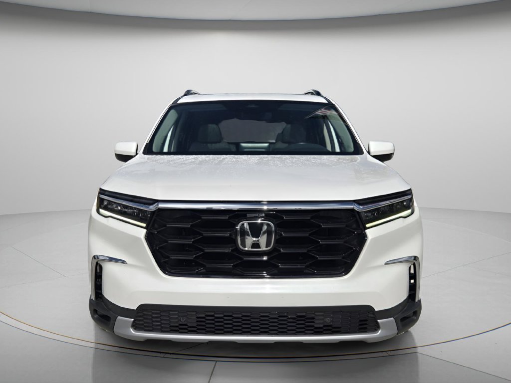 Certified 2023 Honda Pilot Touring image 4