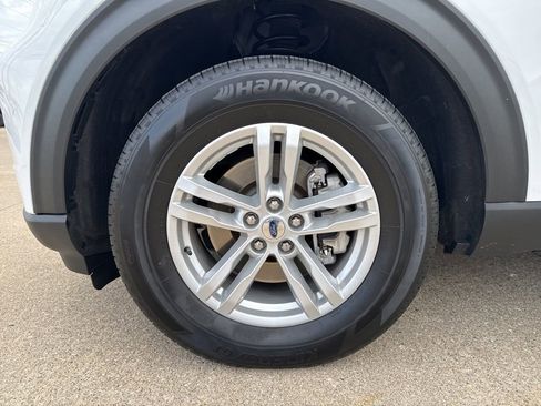 Used 2021 Ford Explorer XLT w/ Class III Trailer Tow Package image 12