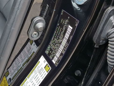 Used 2022 Toyota Corolla Cross XLE w/ Convenience Package image 30