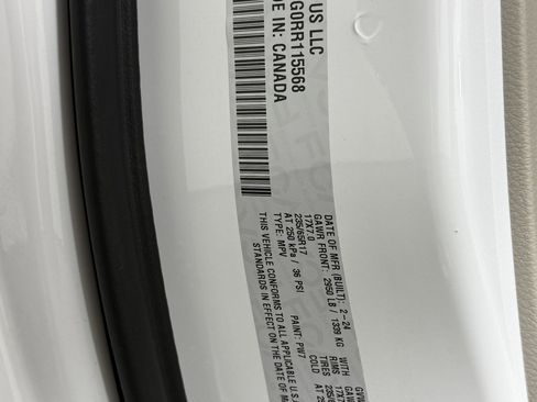 Used 2024 Chrysler Pacifica Touring-L FWD image 26