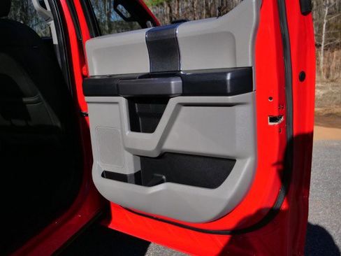 Used 2020 Ford F150 XLT image 27