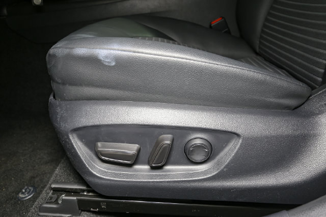 Used 2024 Toyota Camry SE w/ Cold Weather Package FWD image 33