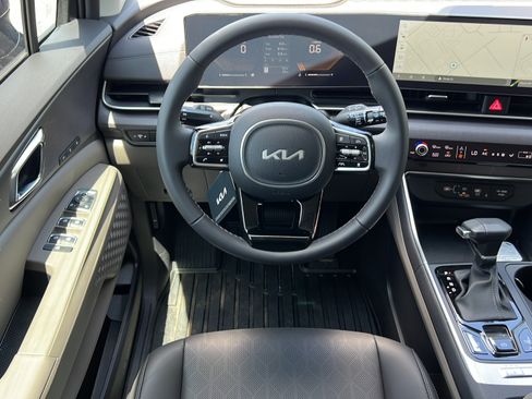 New 2026 Kia Carnival EX FWD image 15