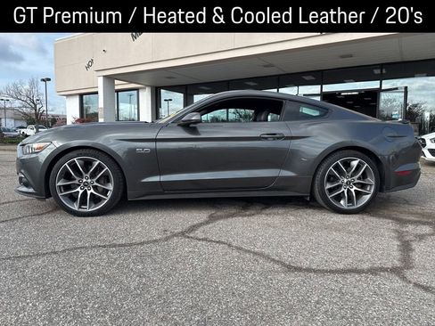Used 2017 Ford Mustang GT Premium image 4