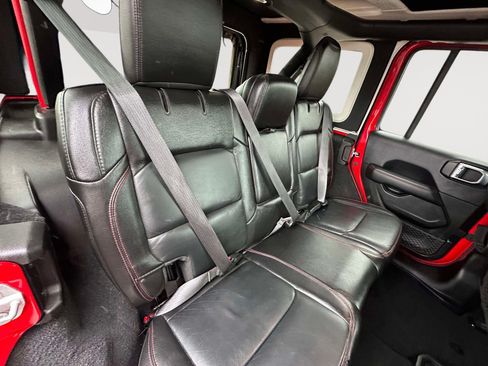 Used 2019 Jeep Wrangler Unlimited Rubicon AWD/4WD image 28