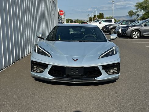 Used 2024 Chevrolet Corvette Stingray Preferred Cpe w/ Z51 Performance Package RWD image 2