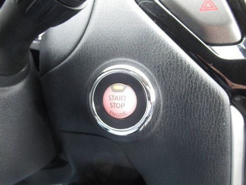 Used 2020 Nissan Pathfinder SV AWD/4WD image 26