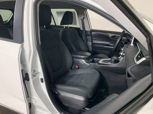 Used 2024 Toyota RAV4 LE AWD/4WD image 36