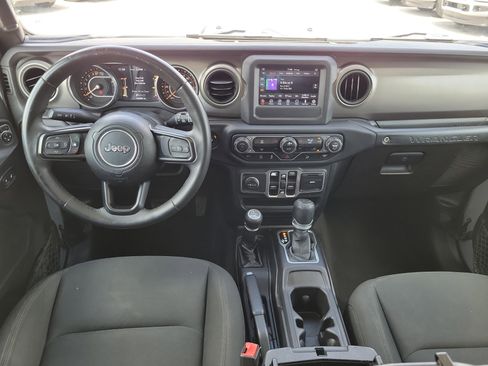 Used 2018 Jeep Wrangler Unlimited Sport S AWD/4WD image 15