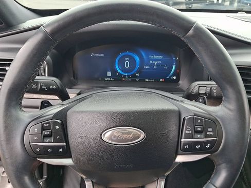 Used 2020 Ford Explorer Platinum w/ Premium Technology Package AWD/4WD image 20