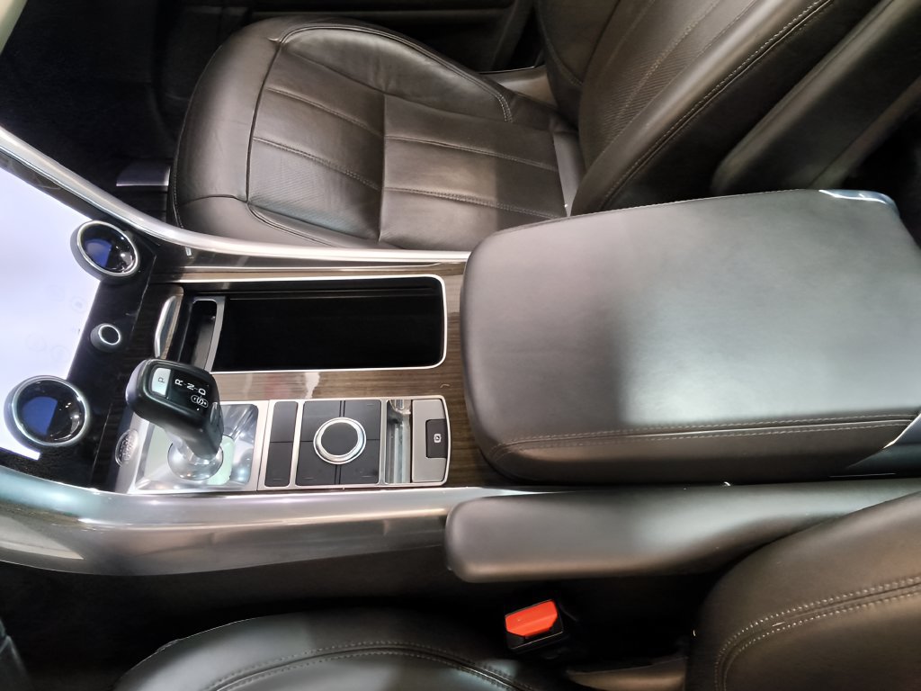 Used 2019 Land Rover Range Rover Sport HSE AWD/4WD image 18