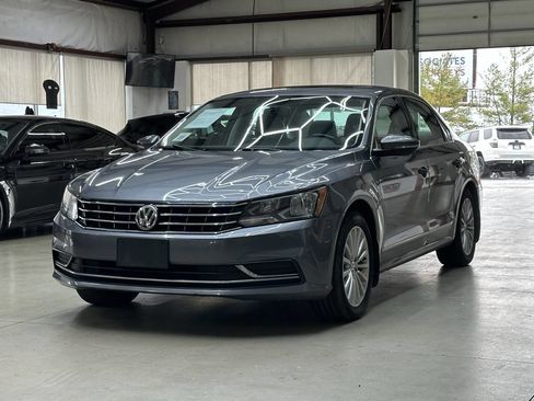 Used 2016 Volkswagen Passat 1.8T SE image 5