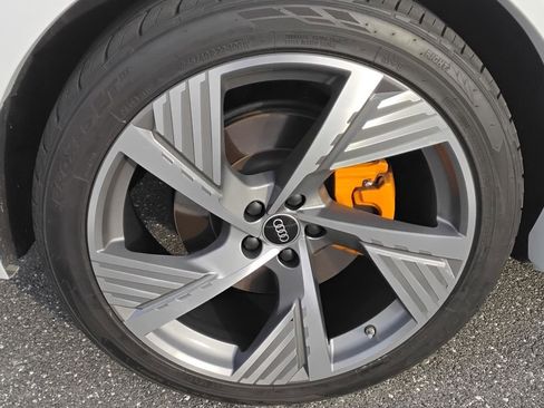 Used 2023 Audi e-tron Prestige w/ Prestige Package image 13