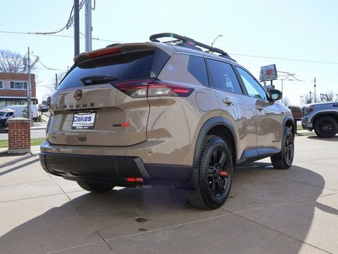 Used 2026 Nissan Rogue SV image 8