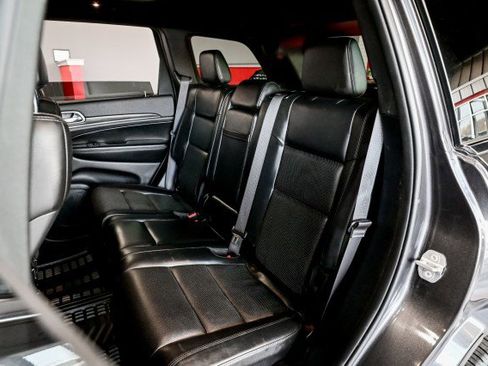 Used 2019 Jeep Grand Cherokee Limited w/ Luxury Group II image 18