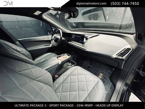 Used 2023 BMW iX xDrive50 w/ Ultimate Package 2 AWD/4WD image 19