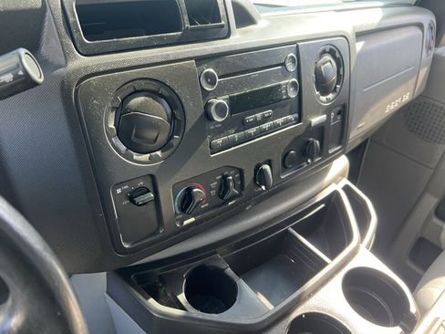 Used 2019 Ford E-450 and Econoline 450 Super Duty w/ Power Windows & Locks Group image 23