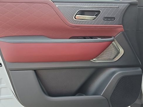 Used 2026 INFINITI QX80 Autograph image 8