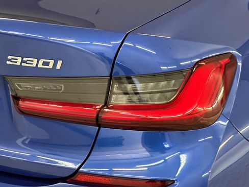 Used 2020 BMW 330i Sedan w/ M Sport Package RWD image 23