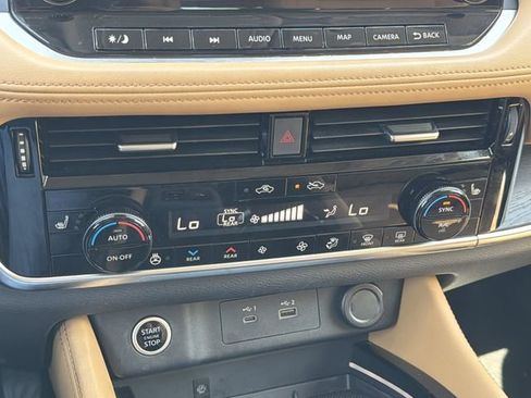 Used 2022 Nissan Rogue Platinum w/ Head-Up Display Package image 7