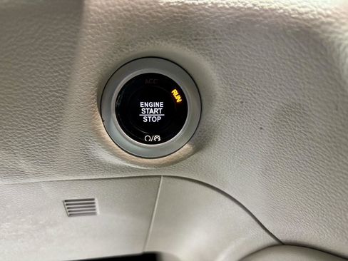 Used 2022 Chrysler Pacifica Limited image 27