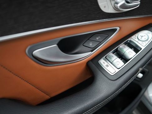 Used 2021 Mercedes-Benz GLC 43 AMG 4MATIC image 12