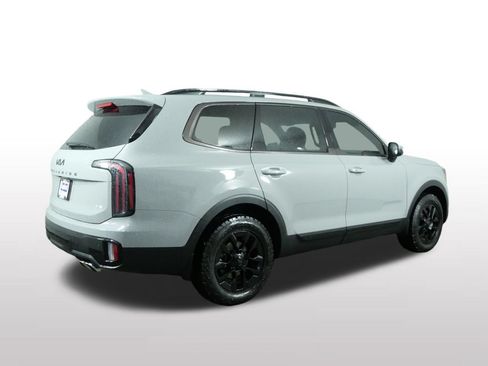Used 2025 Kia Telluride AWD image 11
