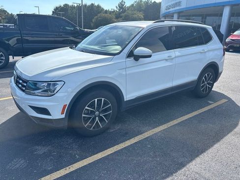 Used 2021 Volkswagen Tiguan SE w/ Panoramic Sunroof Package FWD image 1
