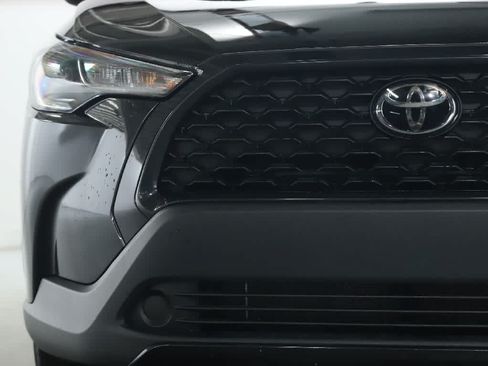 Used 2024 Toyota Corolla Cross LE w/ Moonroof Package AWD/4WD image 6