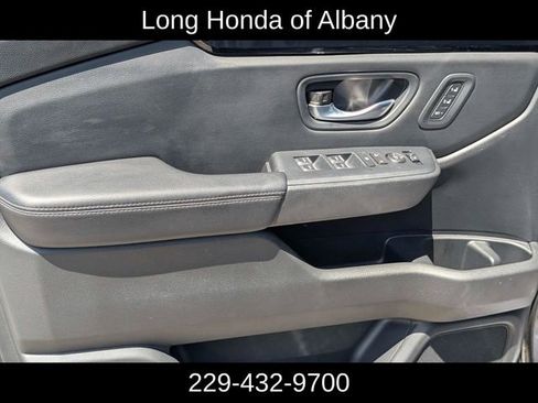 Used 2025 Honda Pilot EX-L image 13