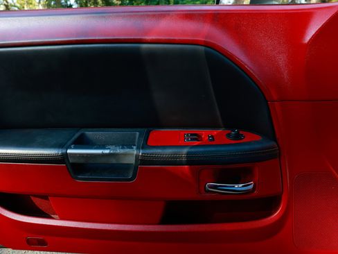 Used 2014 Dodge Challenger R/T image 40