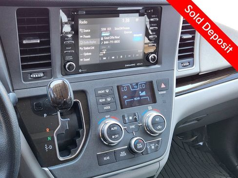 Used 2020 Toyota Sienna XLE w/ XLE Navigation Package AWD/4WD image 24