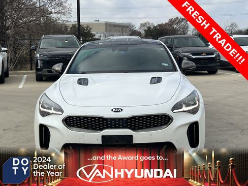 Used 2019 Kia Stinger GT2 image 2