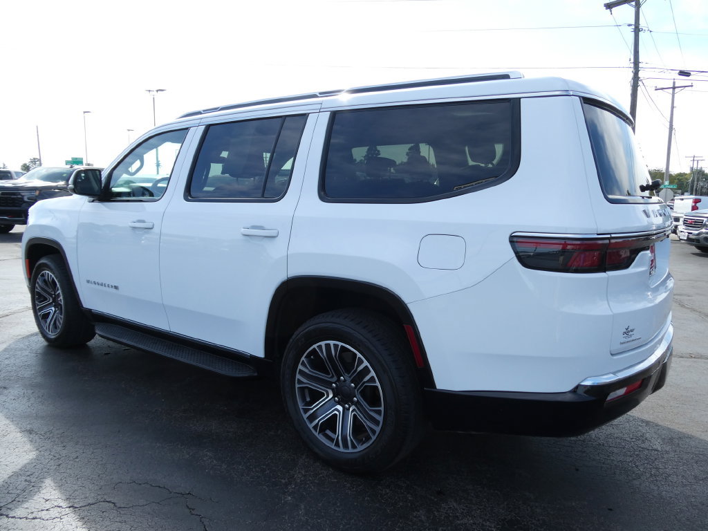 Used 2023 Jeep Wagoneer 4WD w/ Premium Group I image 7