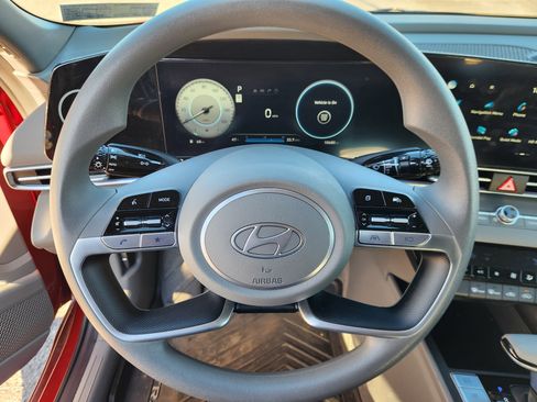 Certified 2024 Hyundai Elantra SEL image 9