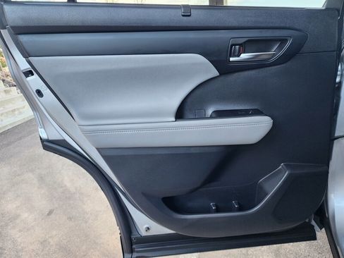 Used 2022 Toyota Highlander XLE image 76
