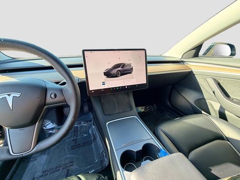 Used 2023 Tesla Model 3 Standard Range image 25