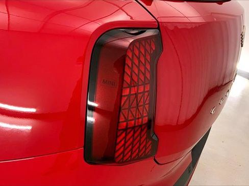 Certified 2025 MINI Cooper Countryman S w/ Comfort Package Max image 28