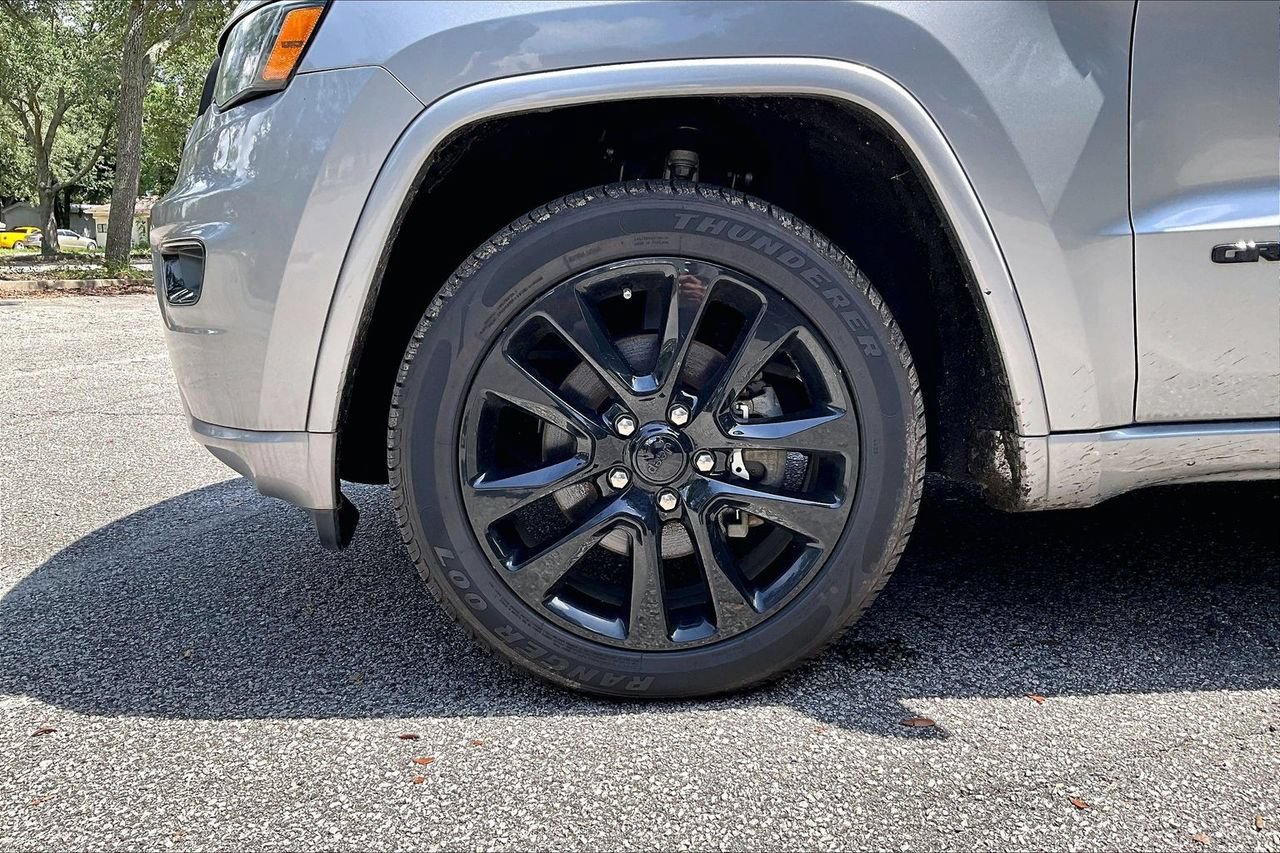 Used 2019 Jeep Grand Cherokee Altitude AWD/4WD image 33
